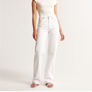 Abercrombie Vintage Flare High Rise Jeans in Off-White